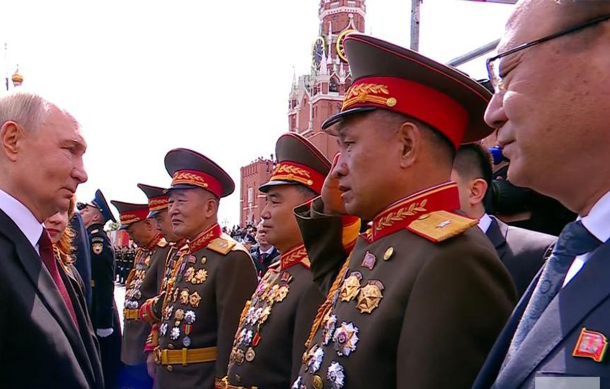 Путін обіймав генералів КНДР 9 травня - розсекретили їхні прізвища та посади - 24 Канал Путін обіймав генералів КНДР 9 травня - розсекретили їхні прізвища та посади - 24 Канал