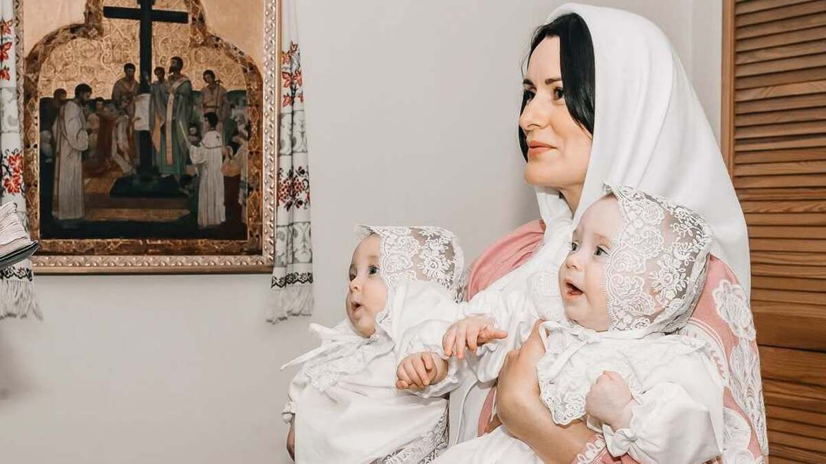 Ліза Глінська з доньками Ліза Глінська з доньками