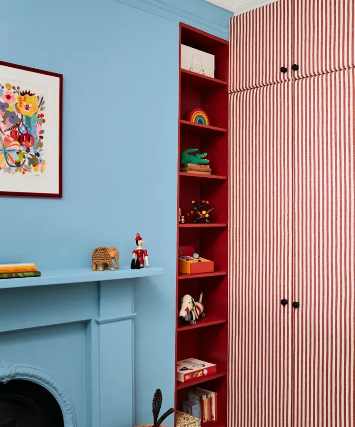 колір червоний