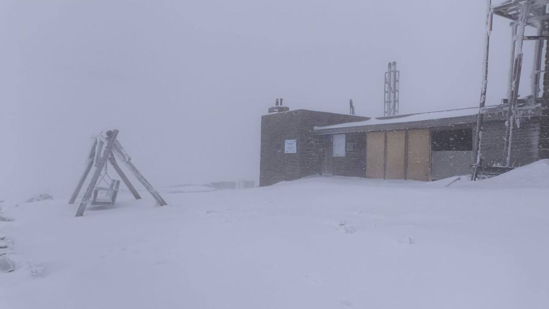 Карпаты засыпает снегом - 24 Канал Карпаты засыпает снегом - 24 Канал