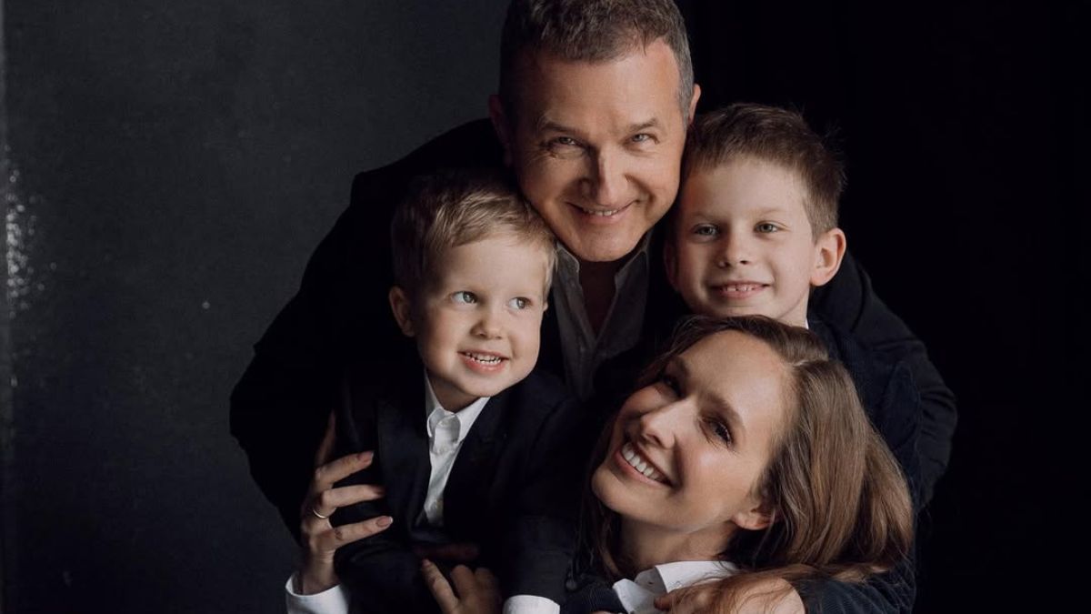 Катя Осадча з чоловіком та дітьми Катя Осадча з чоловіком та дітьми