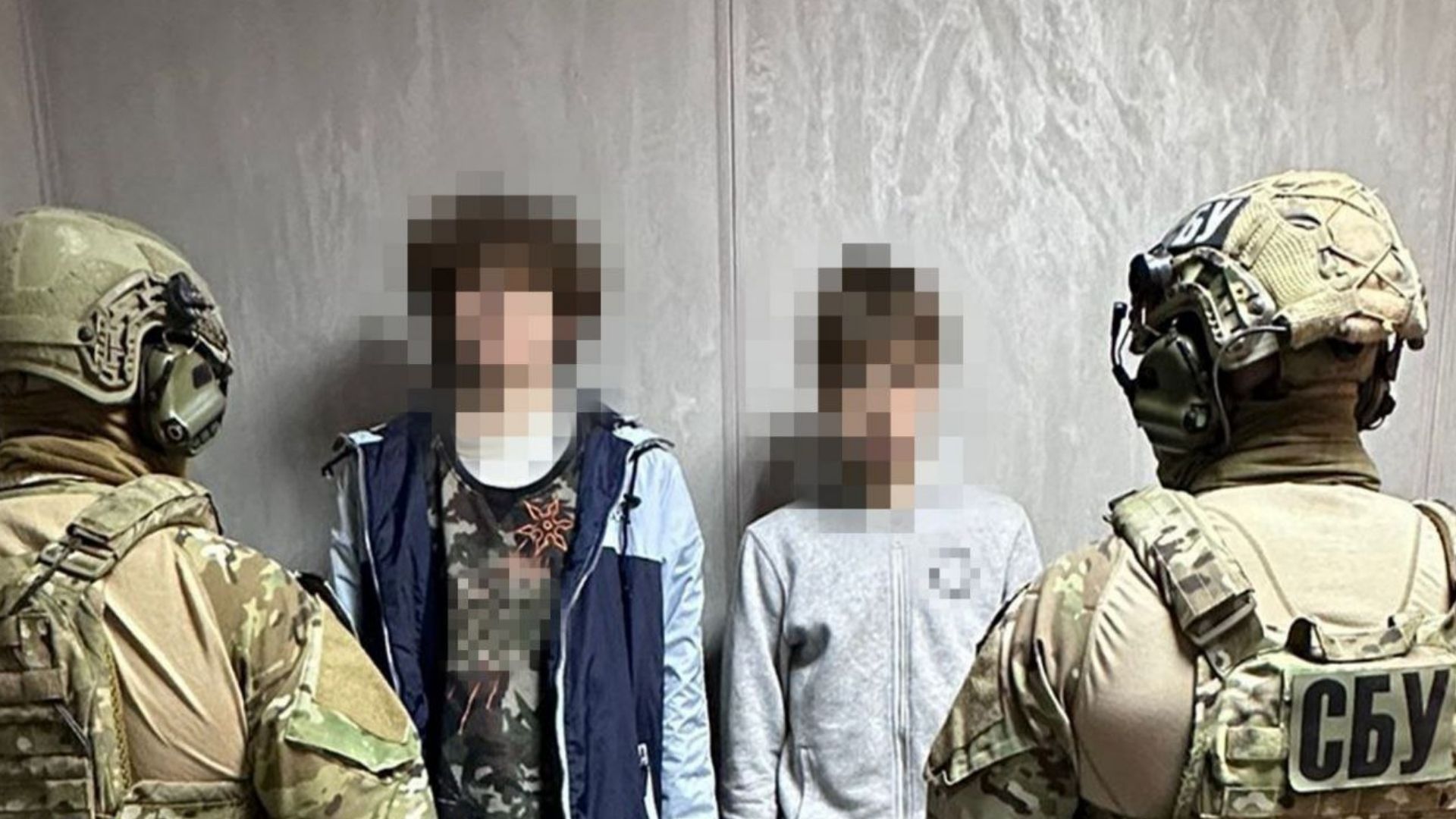 Пытались подорвать наряд полиции: СБУ задержала двух 18-летних агентов России из Ровно - 24 Канал Пытались подорвать наряд полиции: СБУ задержала двух 18-летних агентов России из Ровно - 24 Канал