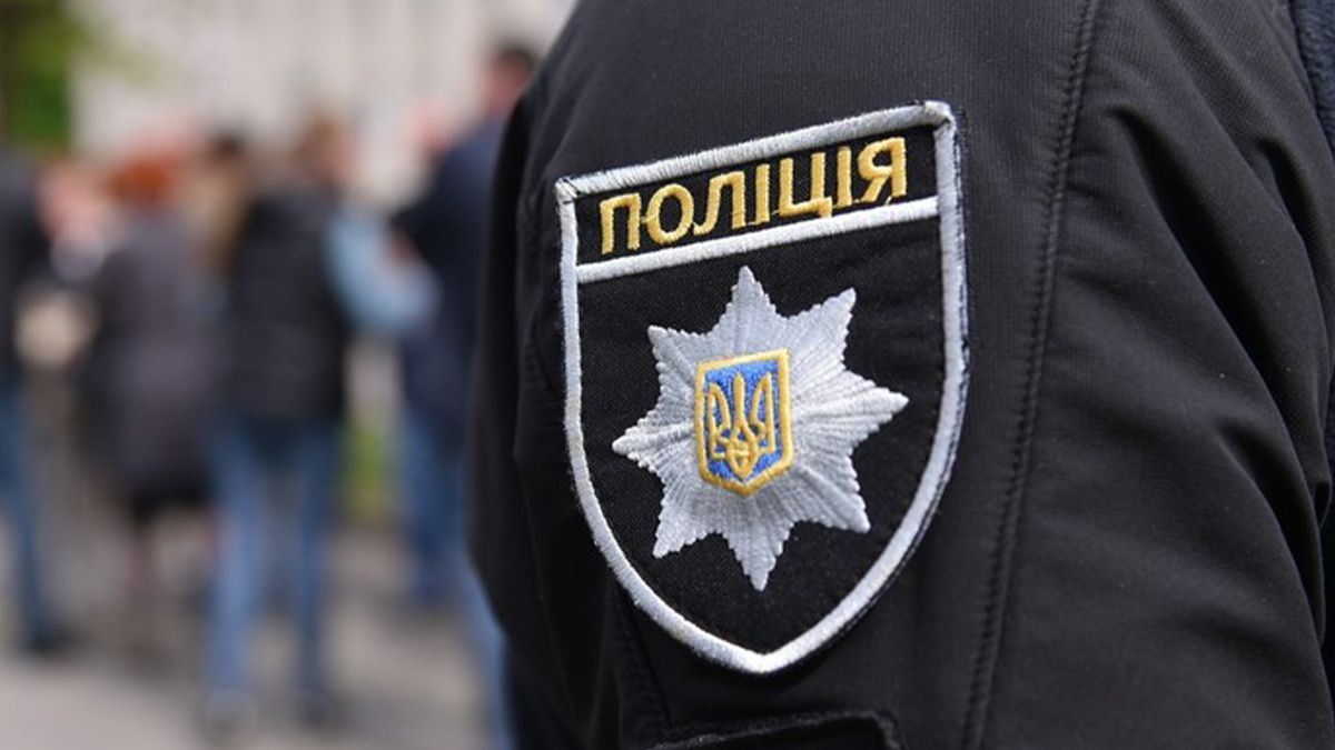 Підлітки у Дніпрі не допомогти чоловіку, що тонув, а знімали його на телефон