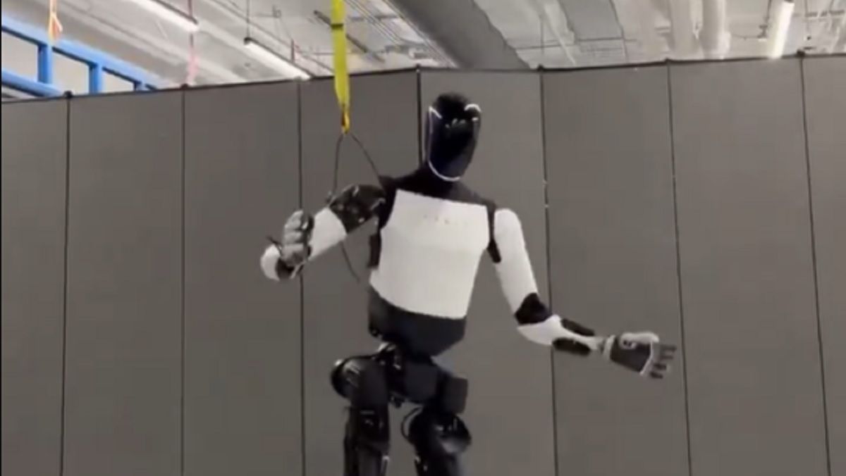 Танцующий робот Optimus Танцующий робот Optimus