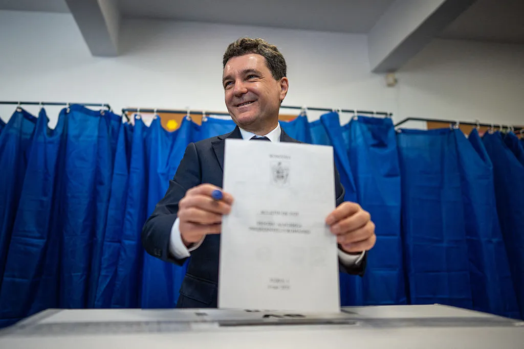 Нікушор Дан – опонент радикального Джорджа Сіміона у другому турі президенських виборів, які відбудуться 18 травня 2025 року Нікушор Дан – опонент радикального Джорджа Сіміона у другому турі президенських виборів, які відбудуться 18 травня 2025 року