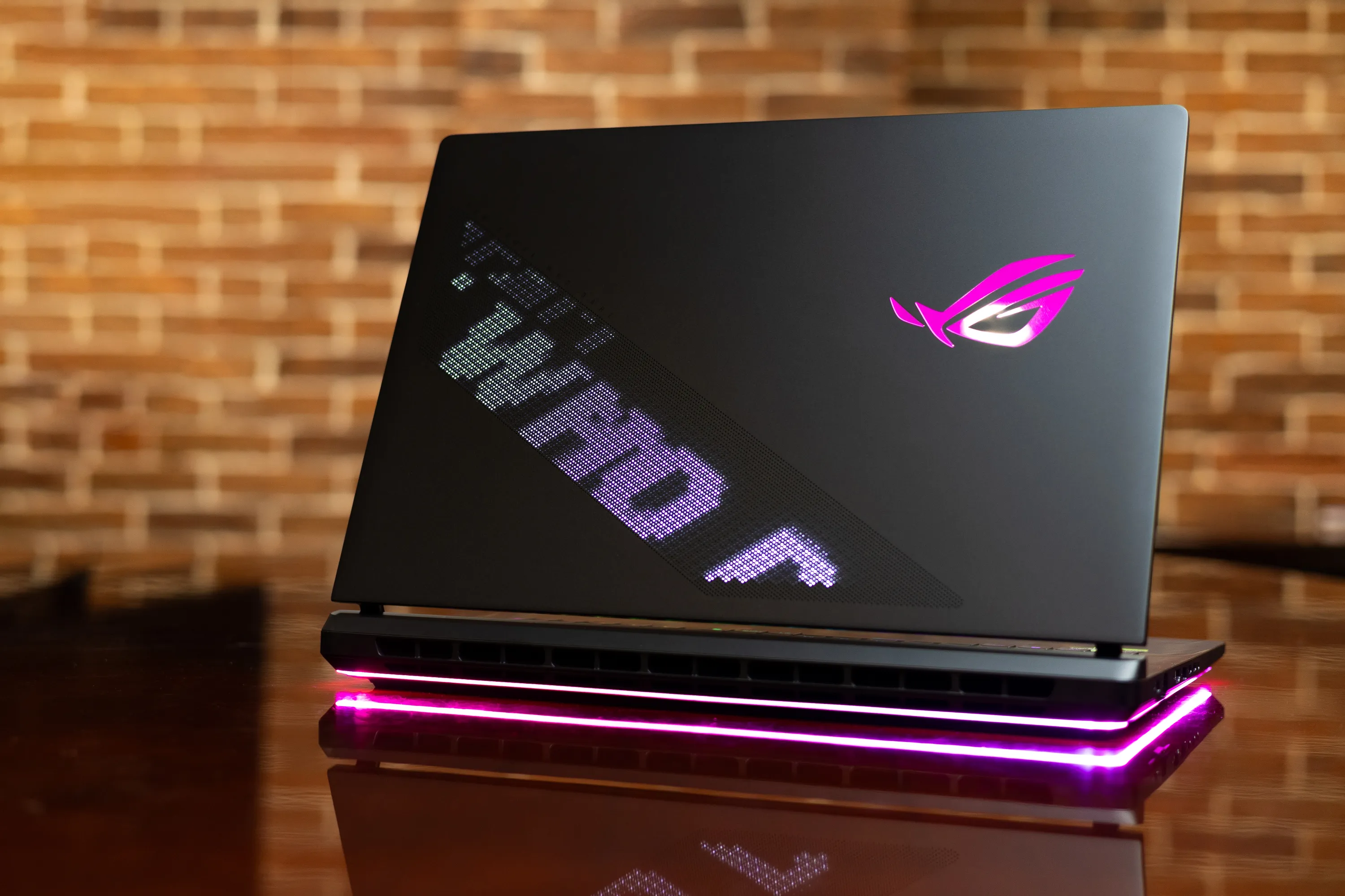 ASUS ROG Strix SCAR 18 (2025) ASUS ROG Strix SCAR 18 (2025)