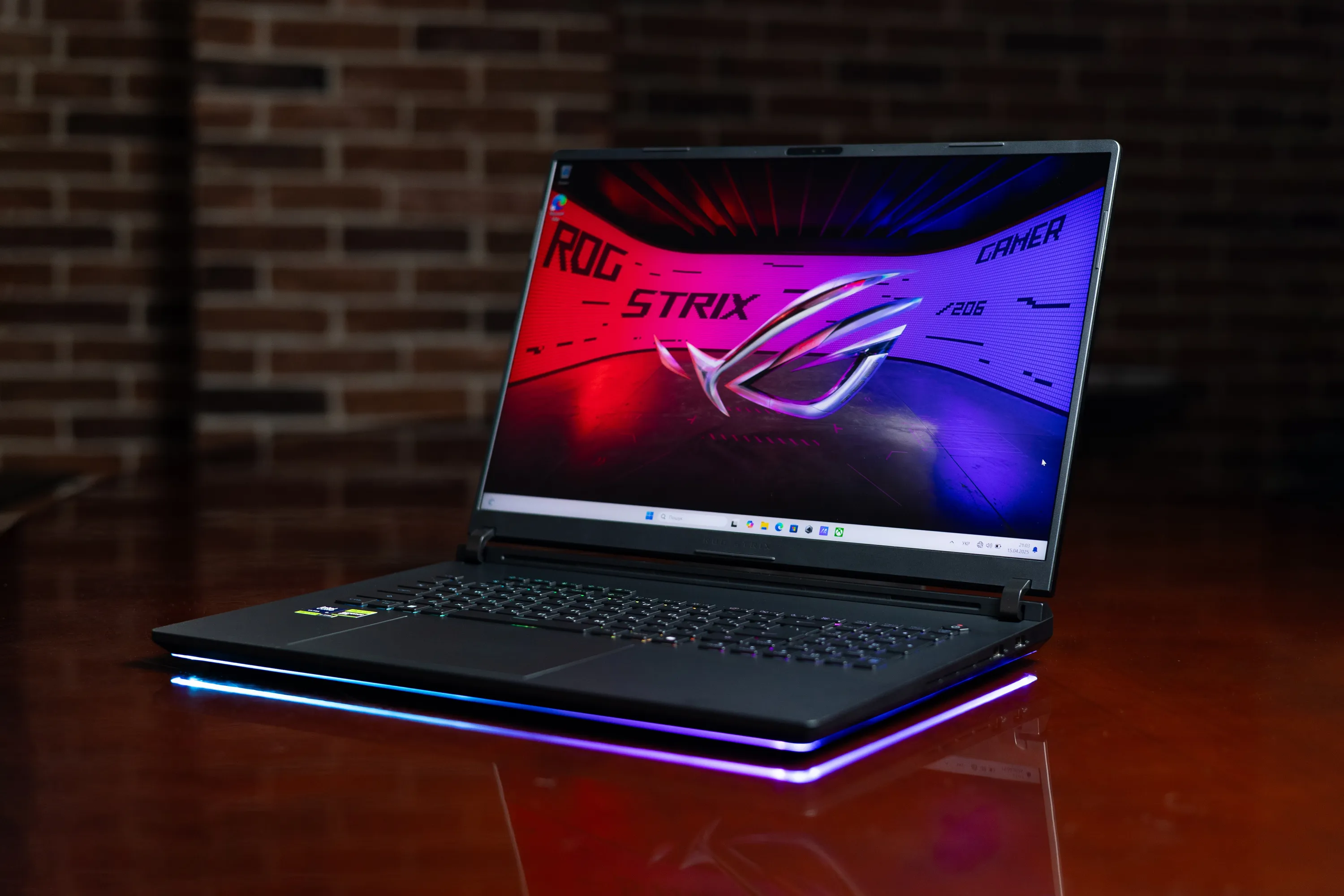 ASUS ROG Strix SCAR 18 (2025) ASUS ROG Strix SCAR 18 (2025)