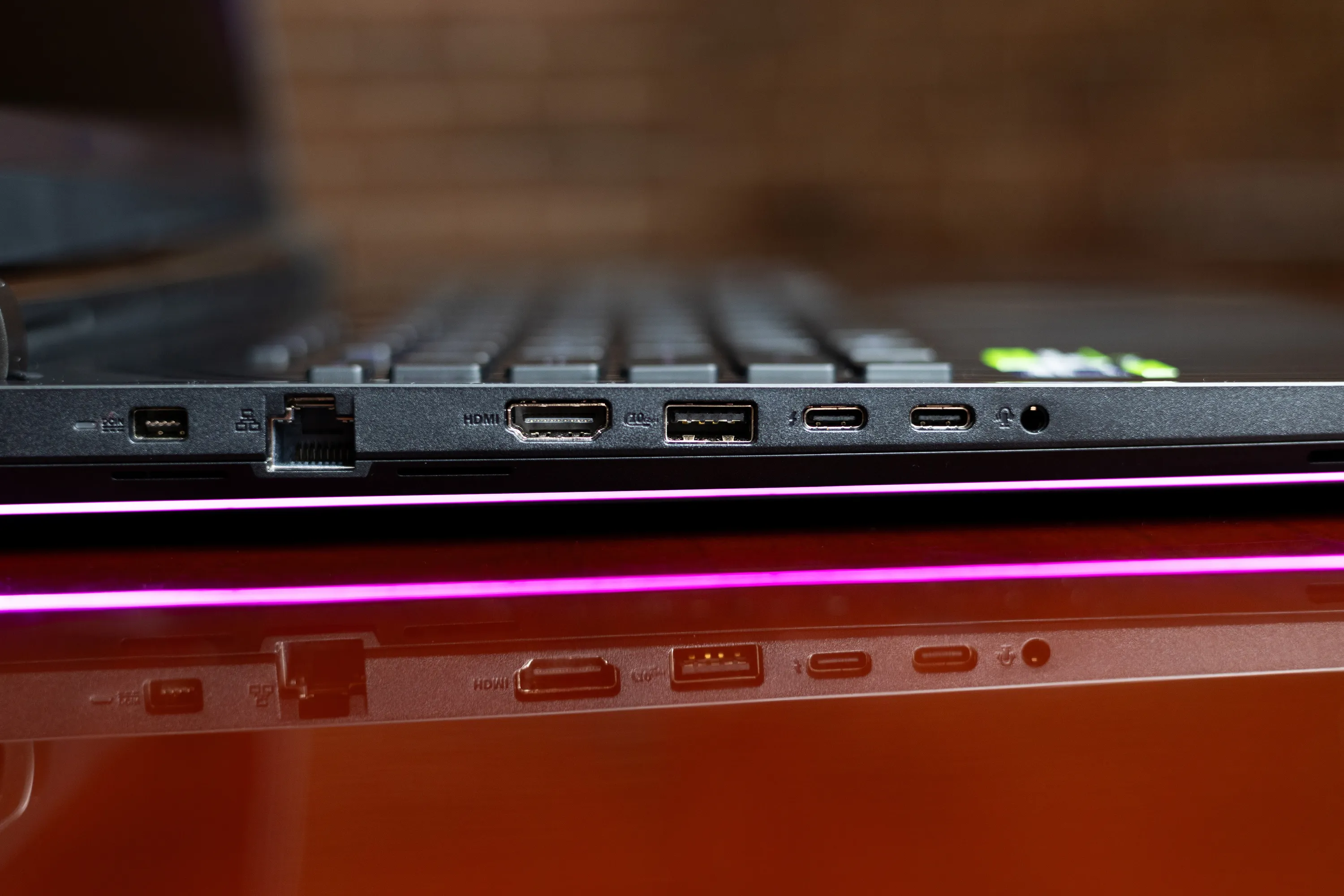 ASUS ROG Strix SCAR 18 (2025) ASUS ROG Strix SCAR 18 (2025)