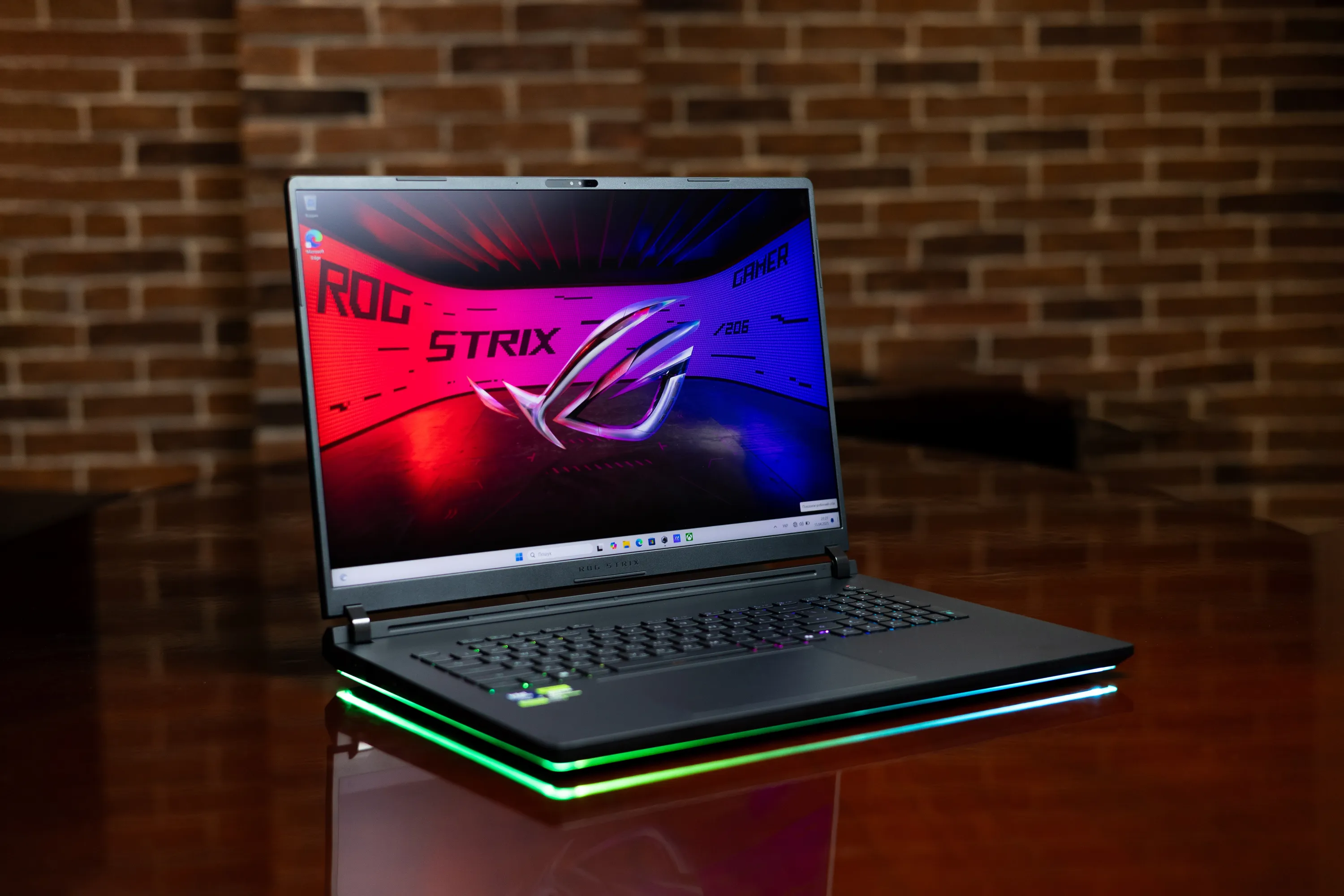 ASUS ROG Strix SCAR 18 (2025)