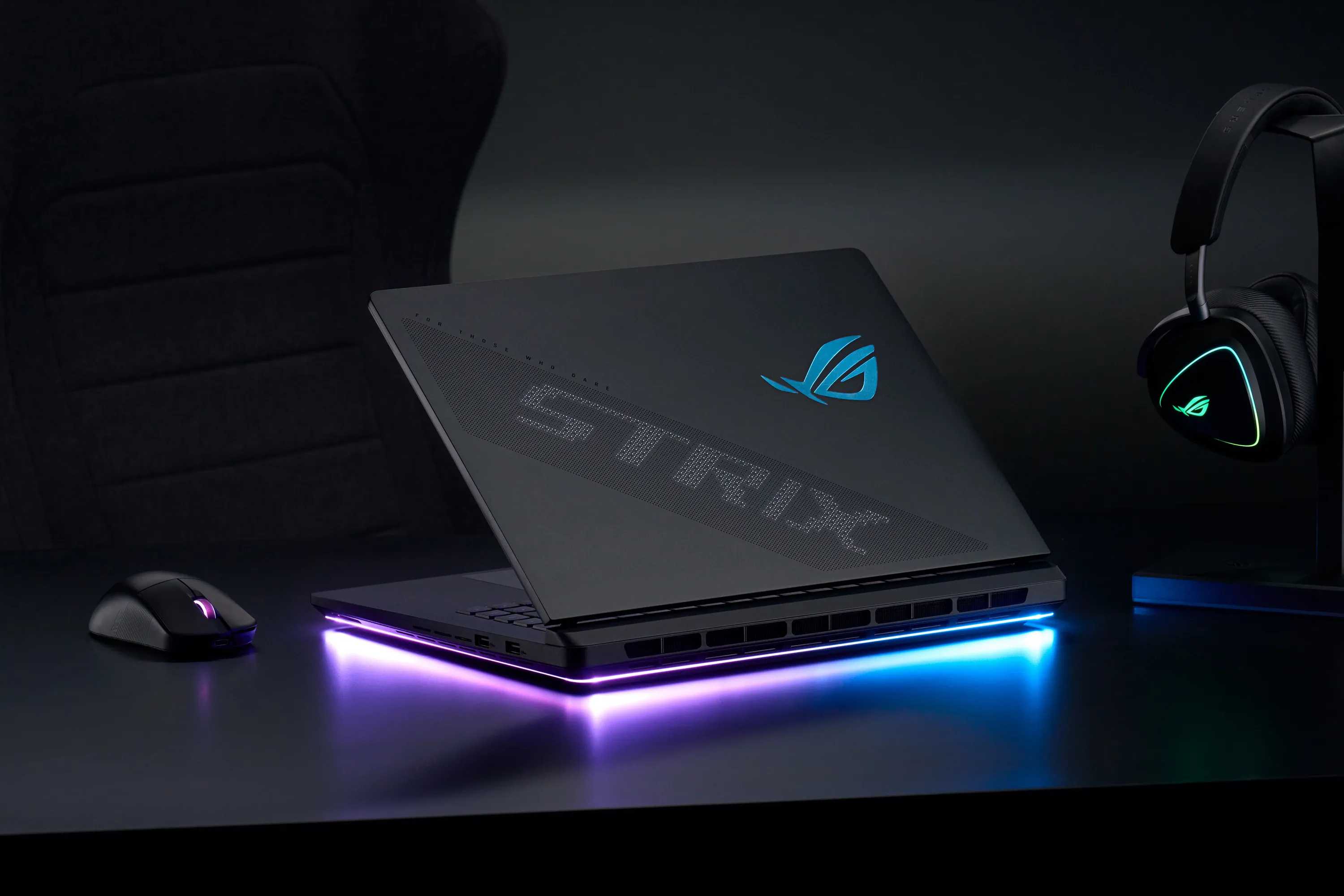 ASUS ROG Strix SCAR 18 (2025) ASUS ROG Strix SCAR 18 (2025)
