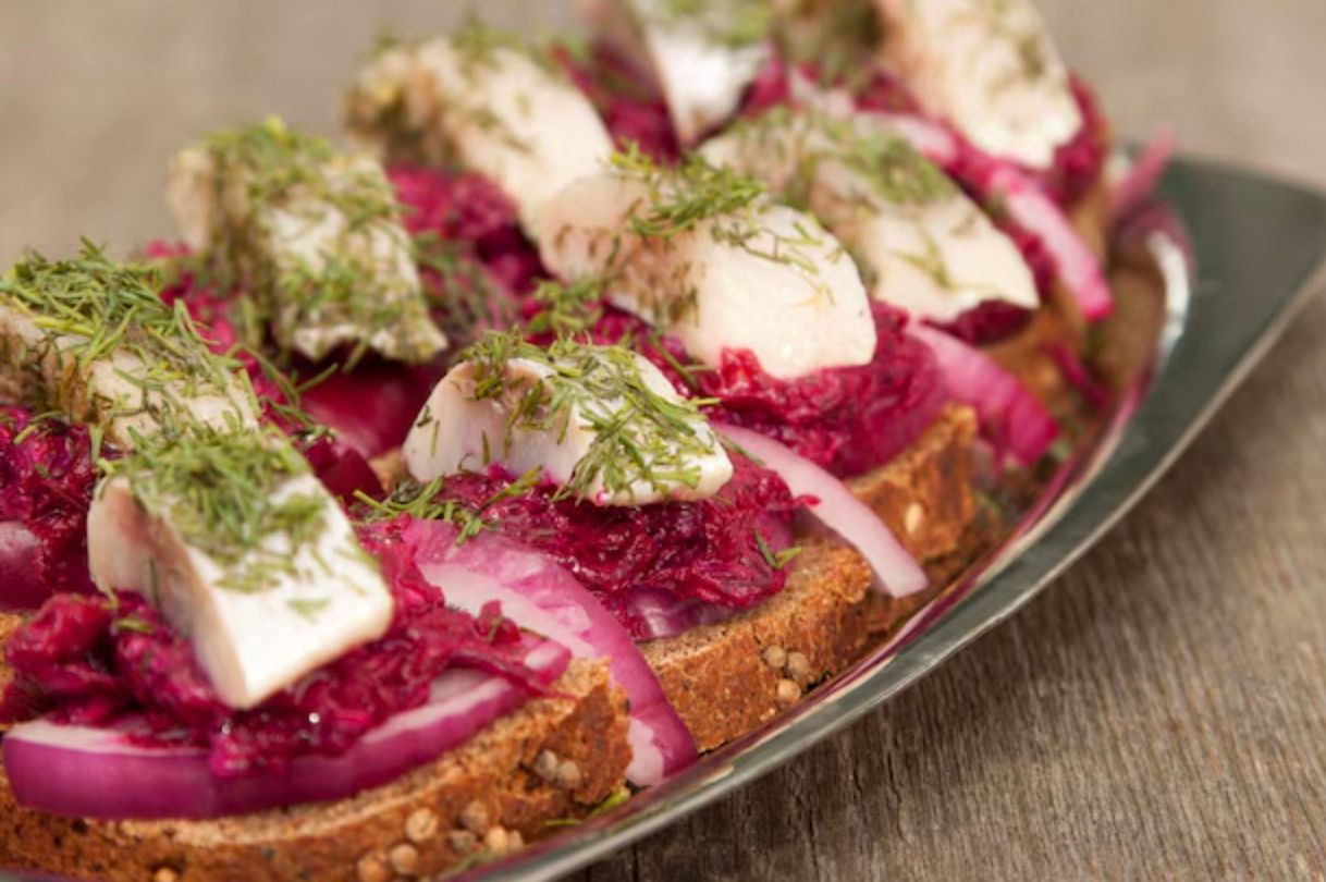 Закуска со свеклой и сельдью