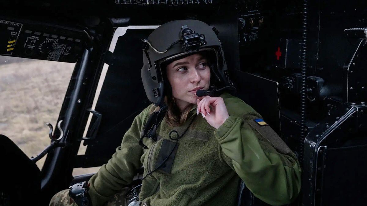 Лейтенантка Катерина єдина бойова пілотеса гелікоптера в Україні Лейтенантка Катерина єдина бойова пілотеса гелікоптера в Україні