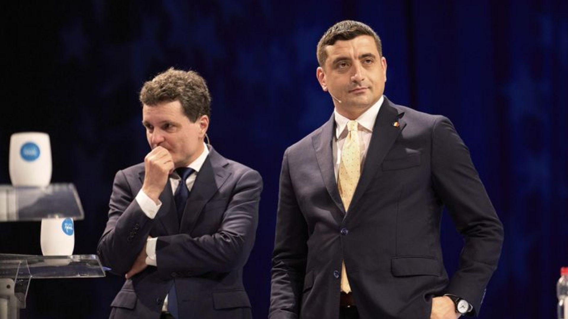 В Румынии два кандидата соревнуются за президентское кресло В Румынии два кандидата соревнуются за президентское кресло