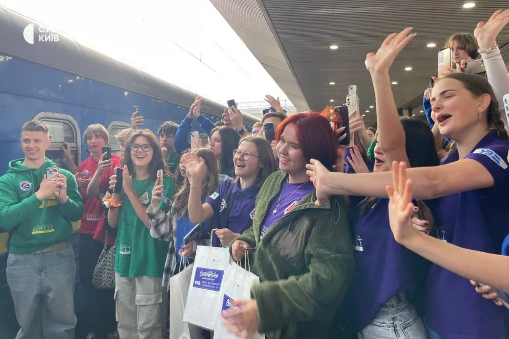 Українці зустрічали у Києві Ziferblat після участі в Євробаченні Українці зустрічали у Києві Ziferblat після участі в Євробаченні