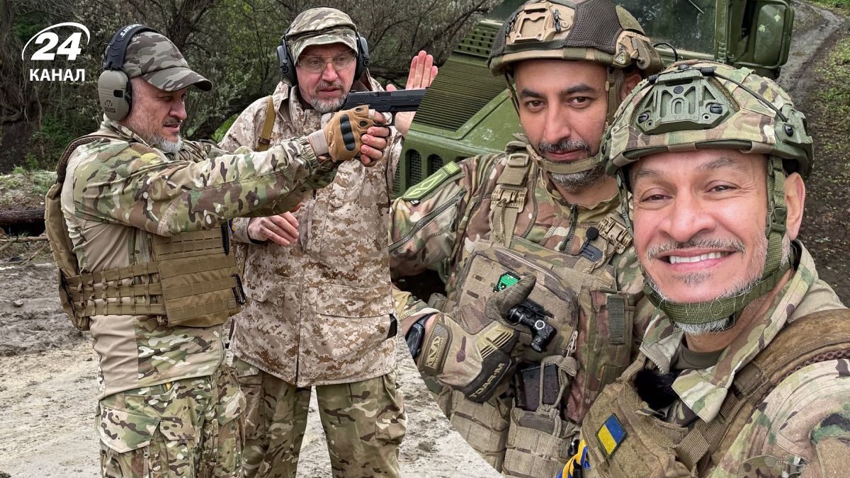 Ектор Хіменес-Браво Ектор Хіменес-Браво