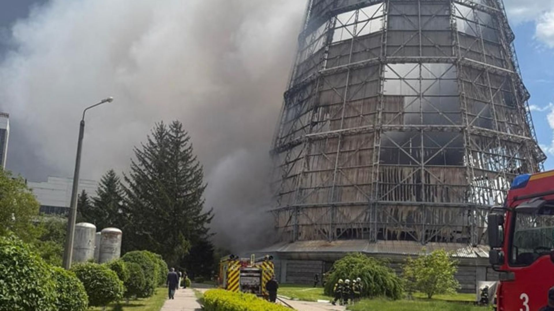 На Білоцерківській ТЕЦ спалахнула сильна пожежа - 24 Канал На Білоцерківській ТЕЦ спалахнула сильна пожежа - 24 Канал