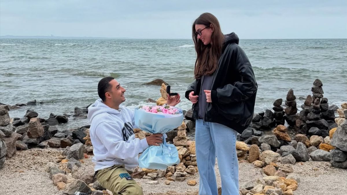 На берегу моря: звезда фильма "Люксембург, Люксембург" сделал предложение своей возлюбленной - Show24