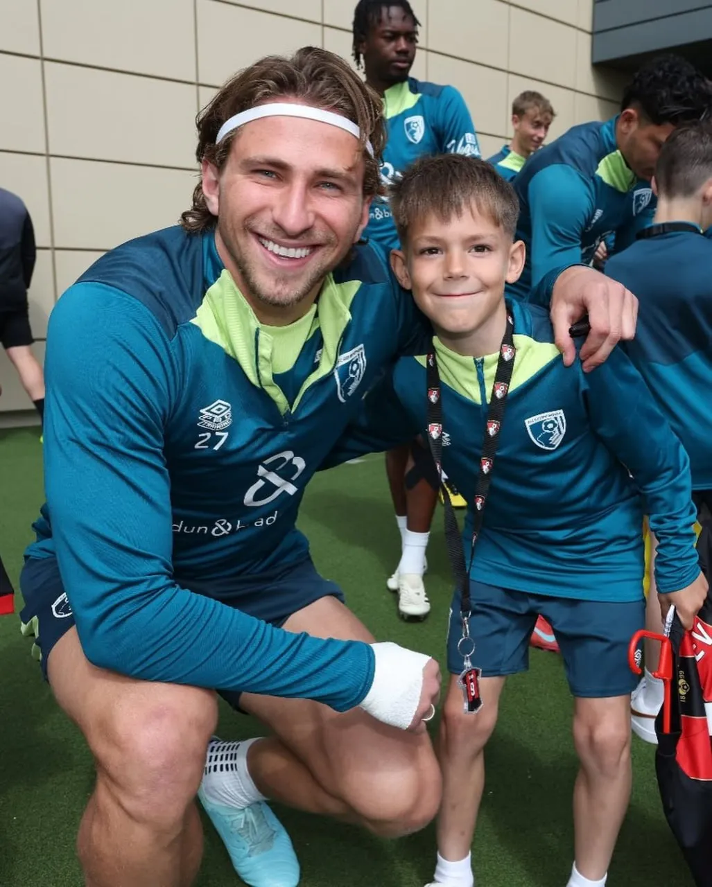 Забарний зустрівся з юним новачком Борнмута