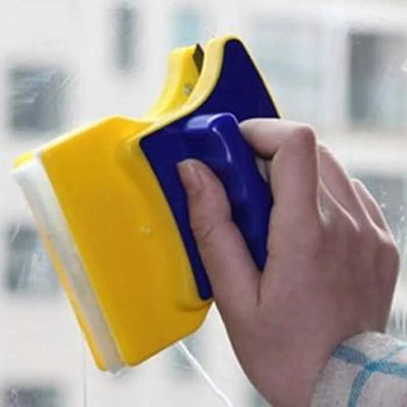 Магнитная щетка для мытья окон