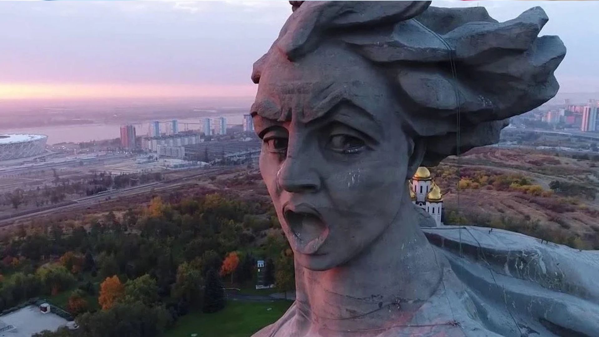 Монумент "Родина-мать" в Волгограде