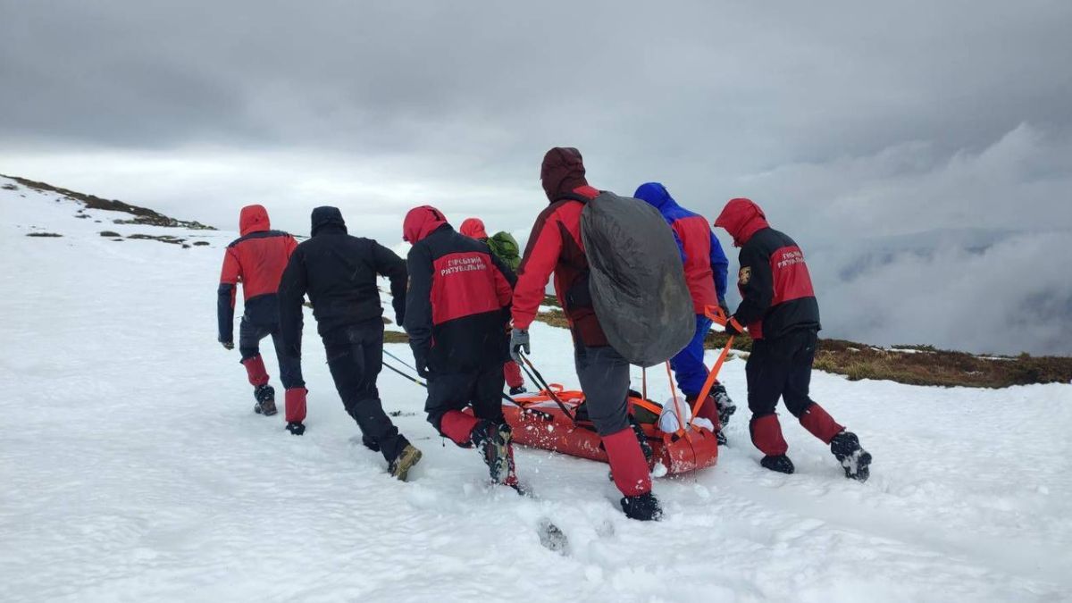 Вблизи вершины горы Поп Иван нашли тело Вблизи вершины горы Поп Иван нашли тело