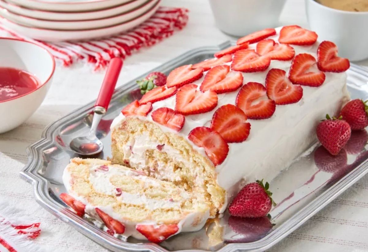 Клубничный тирамису-рулет Клубничный тирамису-рулет