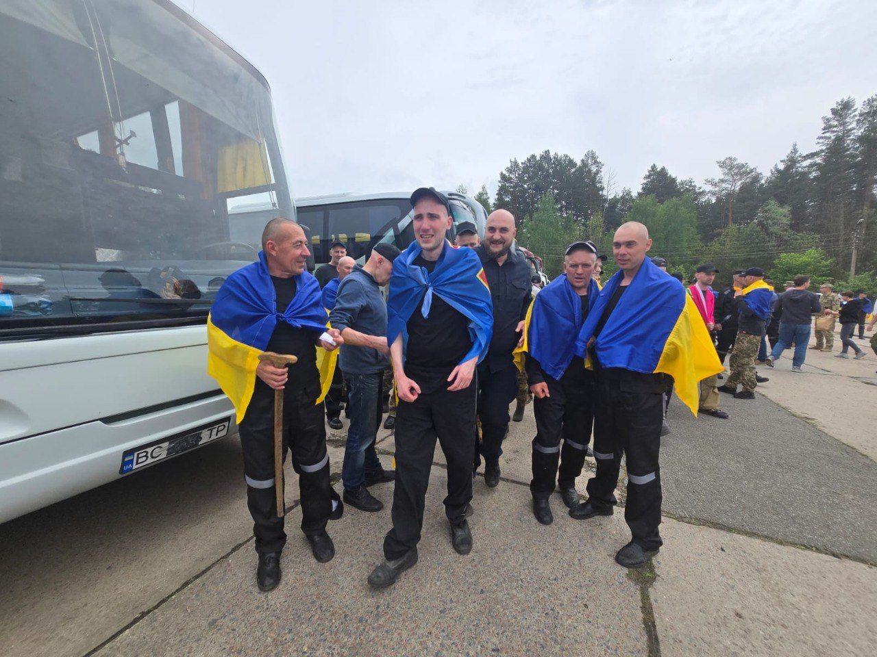 В рамках обмена пленными домой возвращаются 70 защитников Мариуполя, - ГУР - 24 Канал В рамках обмена пленными домой возвращаются 70 защитников Мариуполя, - ГУР - 24 Канал