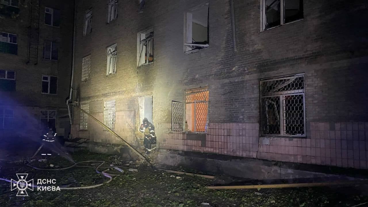 Повреждено студенческое общежитие в столице Повреждено студенческое общежитие в столице