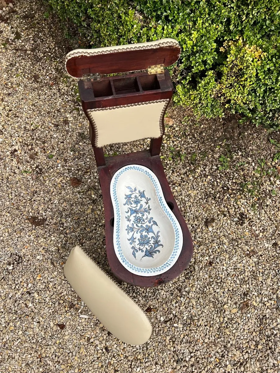 Биде XVIII века Биде XVIII века