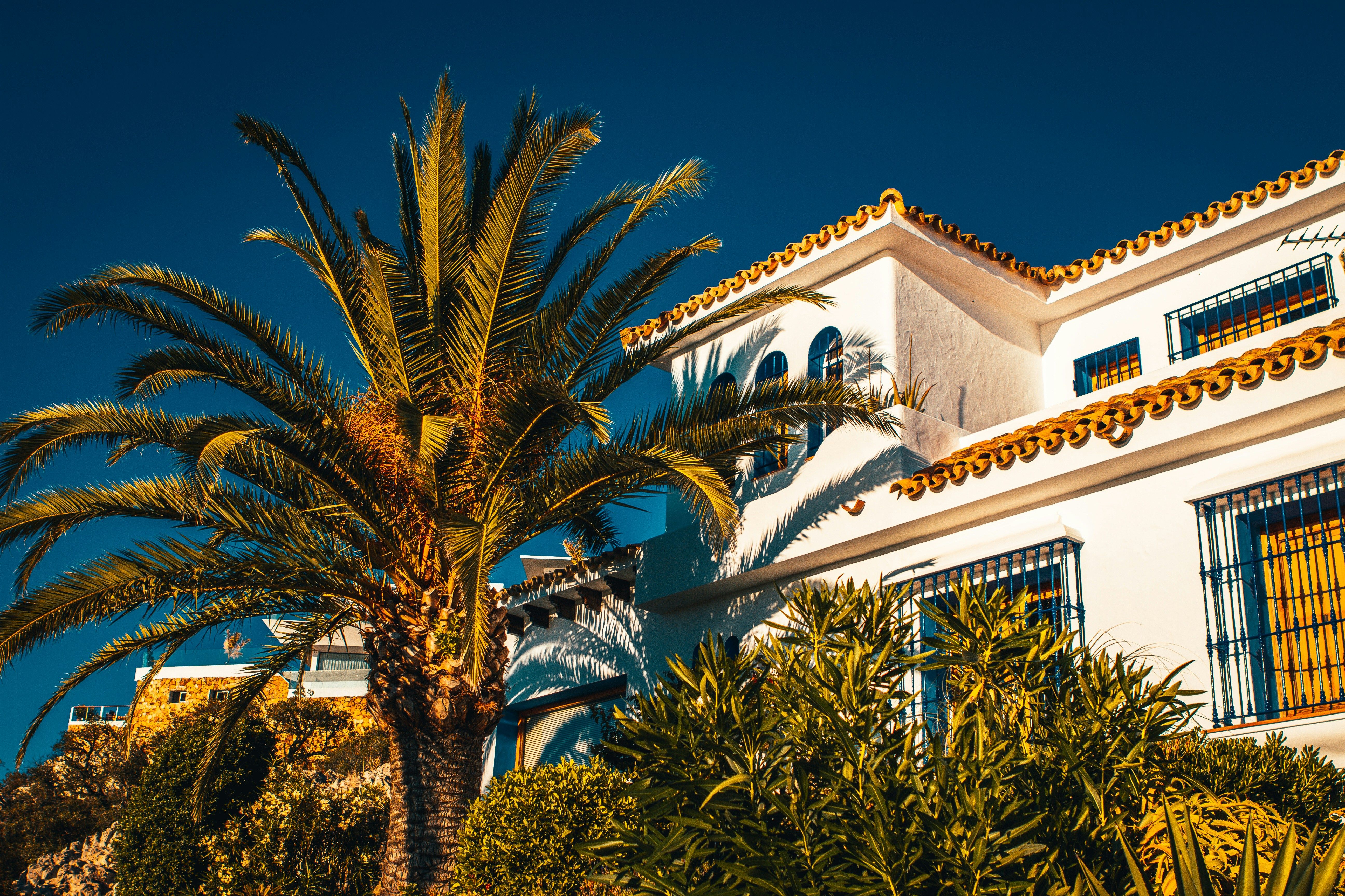 В Испании хотят резко поднять цены на жилье из-за Airbnb В Испании хотят резко поднять цены на жилье из-за Airbnb