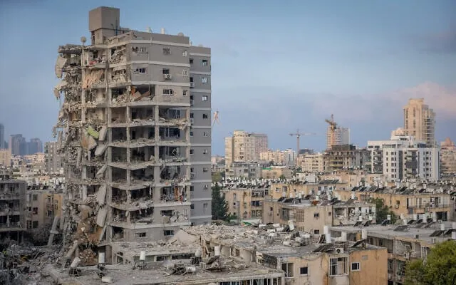 Иран обстрелял Бат-Ям, погибли украинцы Иран обстрелял Бат-Ям, погибли украинцы