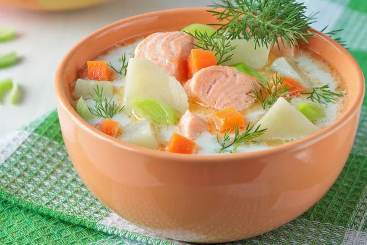 Готовим бюджетную уху из красной рыбы Готовим бюджетную уху из красной рыбы