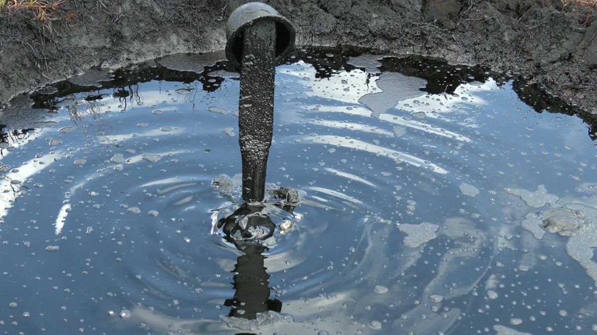 В Андріяшівській громаді на Сумщині стався вилив нафтопродуктів В Андріяшівській громаді на Сумщині стався вилив нафтопродуктів