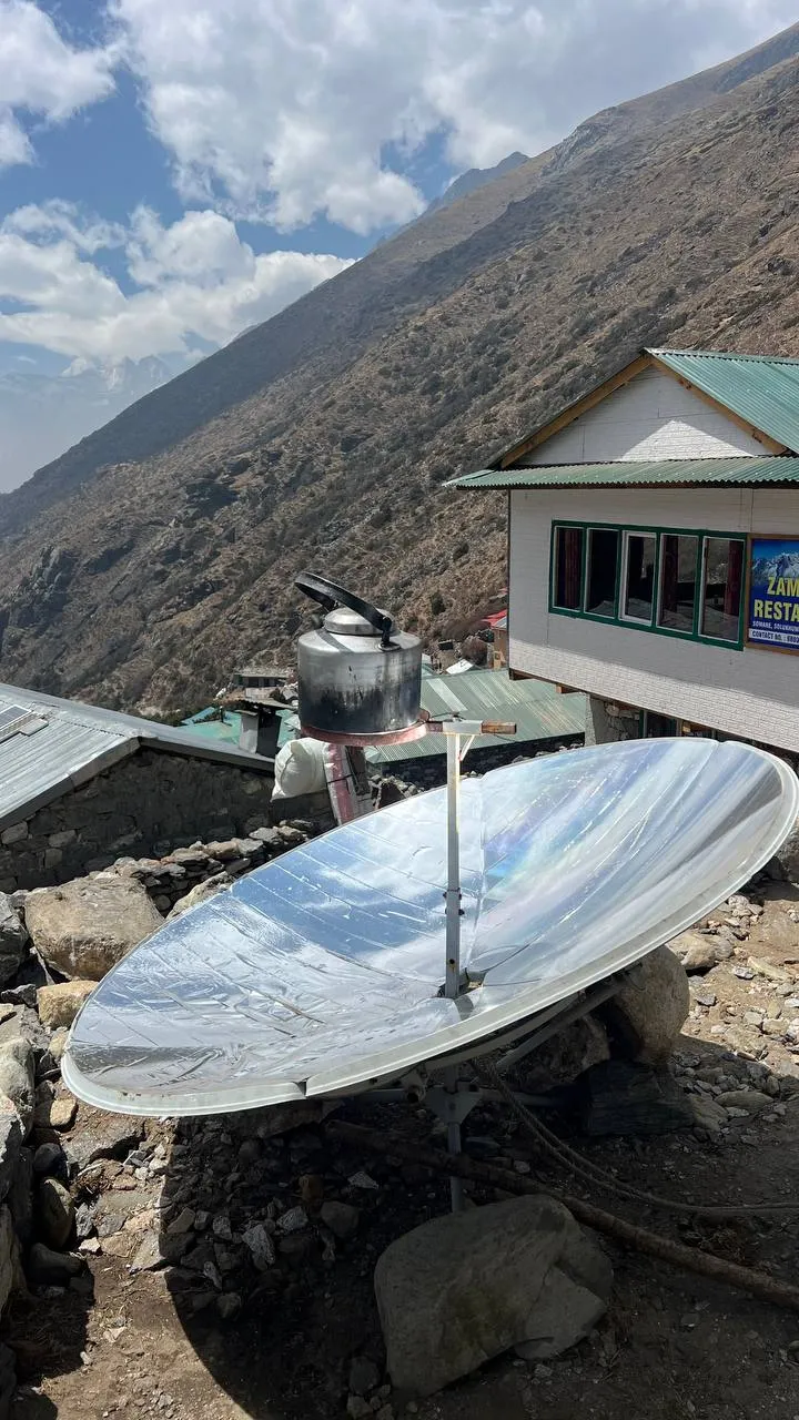 Сходження до базового табору Евересту Сходження до базового табору Евересту