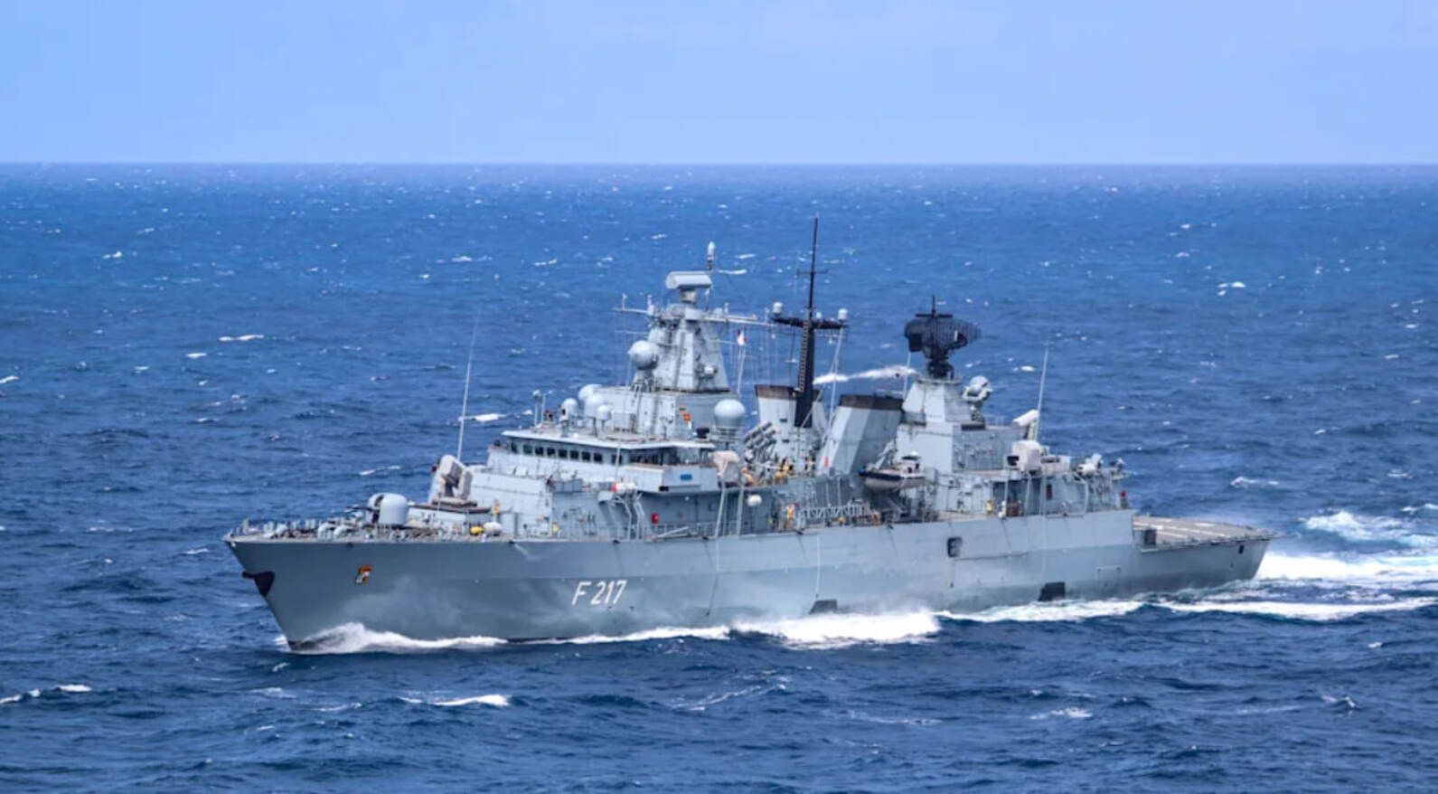 Російський есмінець переслідував німецький фрегат Російський есмінець переслідував німецький фрегат