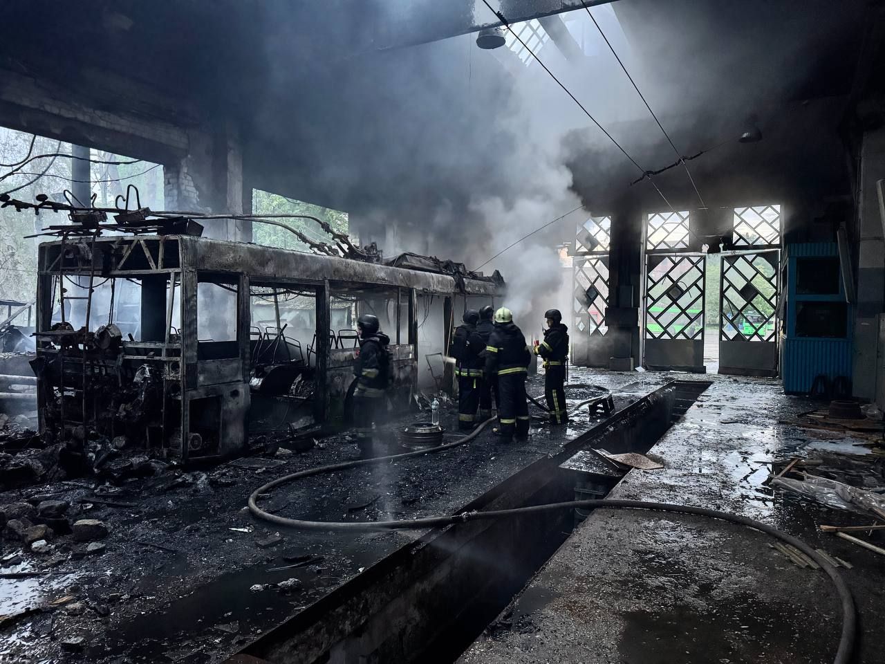 Дроны атаковали троллейбусное депо в Харькове Дроны атаковали троллейбусное депо в Харькове