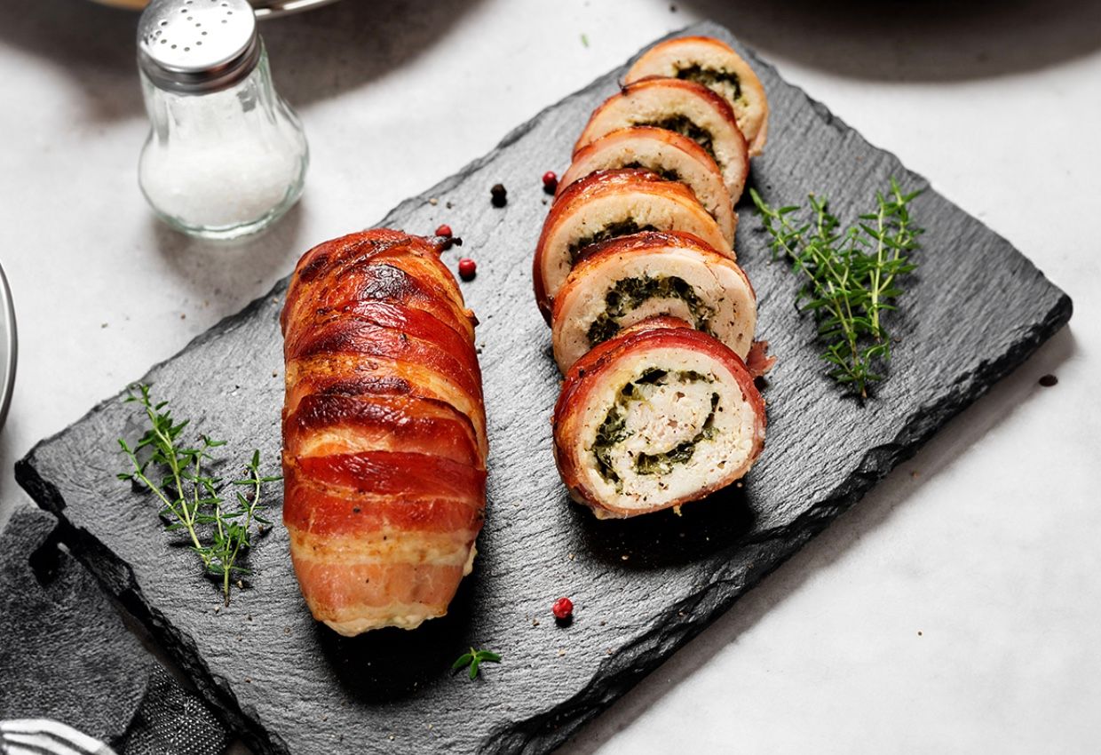 Рулетики из куриного филе, сыра и бекона Рулетики из куриного филе, сыра и бекона