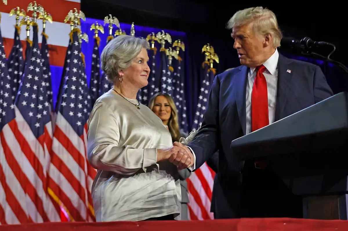 Неизвестные с помощью ИИ выдавали себя за советницу Трампа и общались с влиятельными людьми США - Геополитика Неизвестные с помощью ИИ выдавали себя за советницу Трампа и общались с влиятельными людьми США - Геополитика