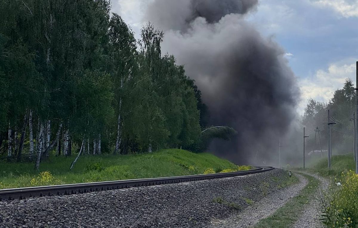 Обвал мосту на Брянщині - що росіяни зробили із залишками конструкції - відео - 24 Канал Обвал мосту на Брянщині - що росіяни зробили із залишками конструкції - відео - 24 Канал