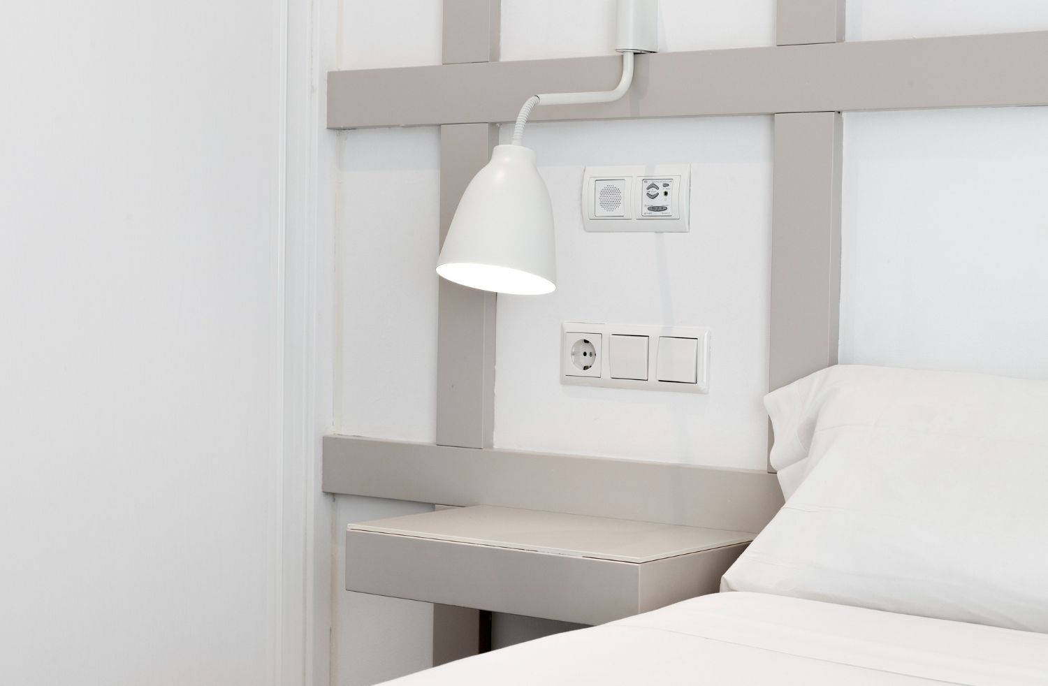 Розетки є важливими елементом у спальні Розетки є важливими елементом у спальні