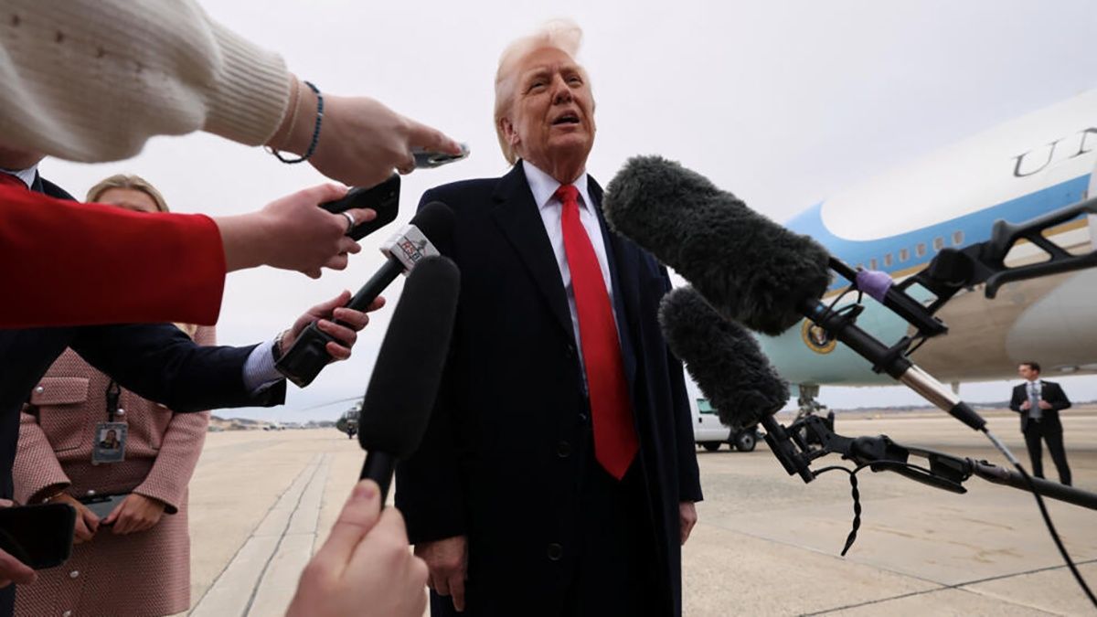 Трамп подумал, что журналист назвал его курицей - почему это не так Трамп подумал, что журналист назвал его курицей - почему это не так