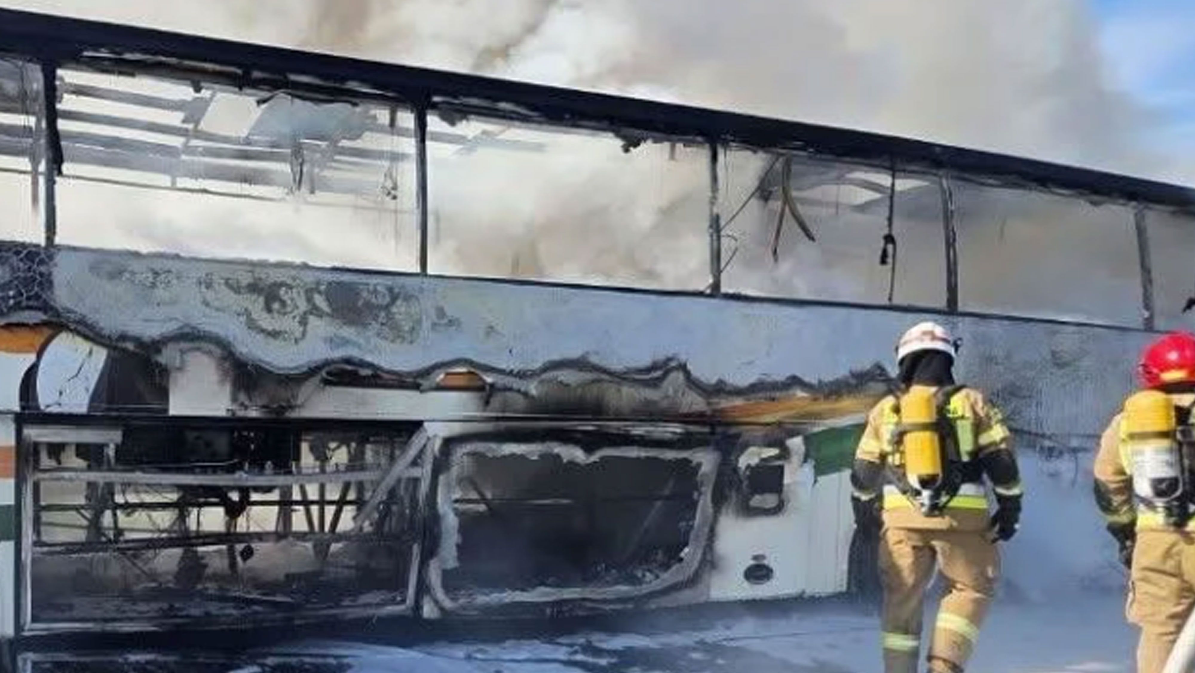 Спалений автобус Колобжег – Львів у Польщі Спалений автобус Колобжег – Львів у Польщі