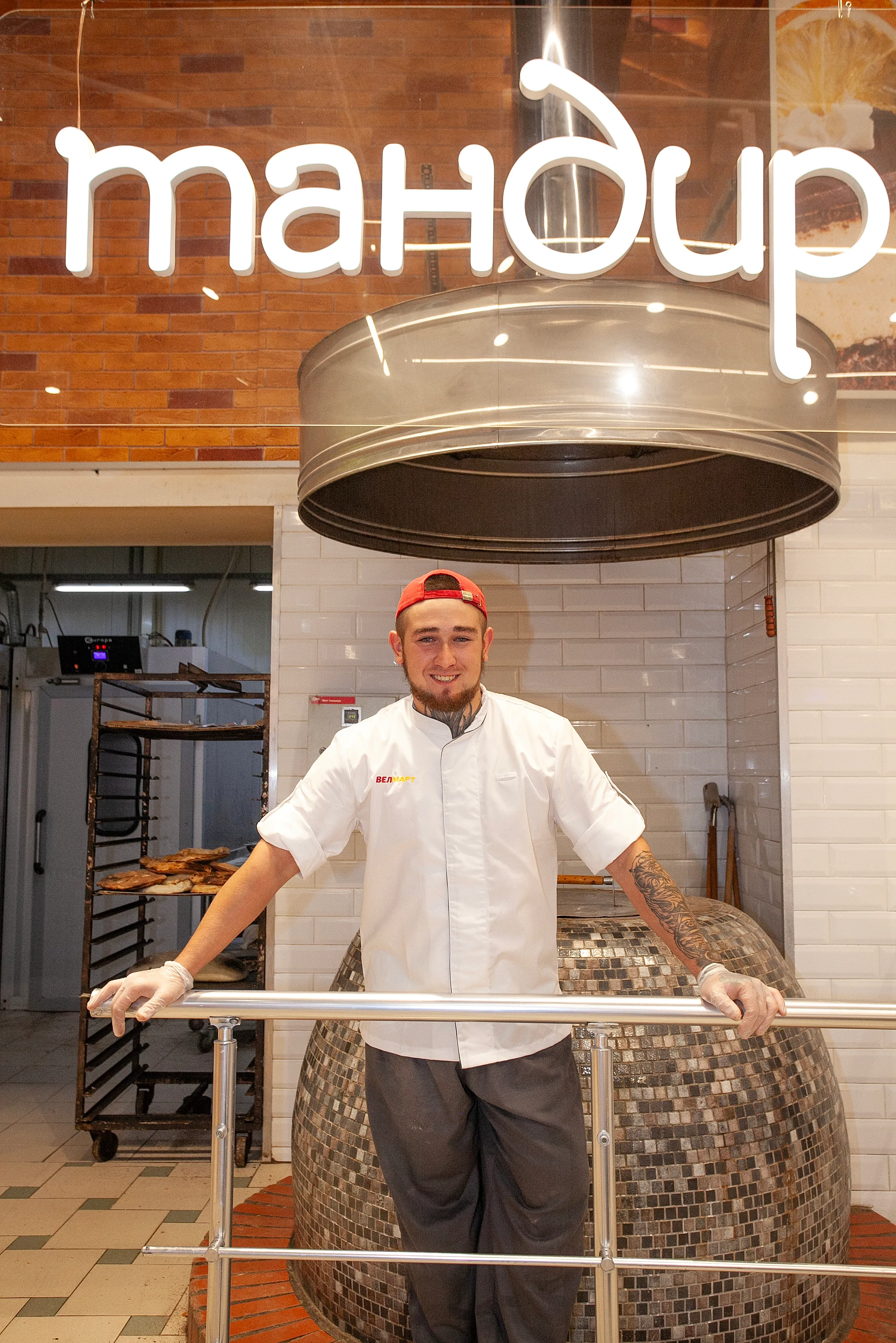 Випічка ВЕЛМАРТ, що готується у тандирі, неймовірно смачна Випічка ВЕЛМАРТ, що готується у тандирі, неймовірно смачна