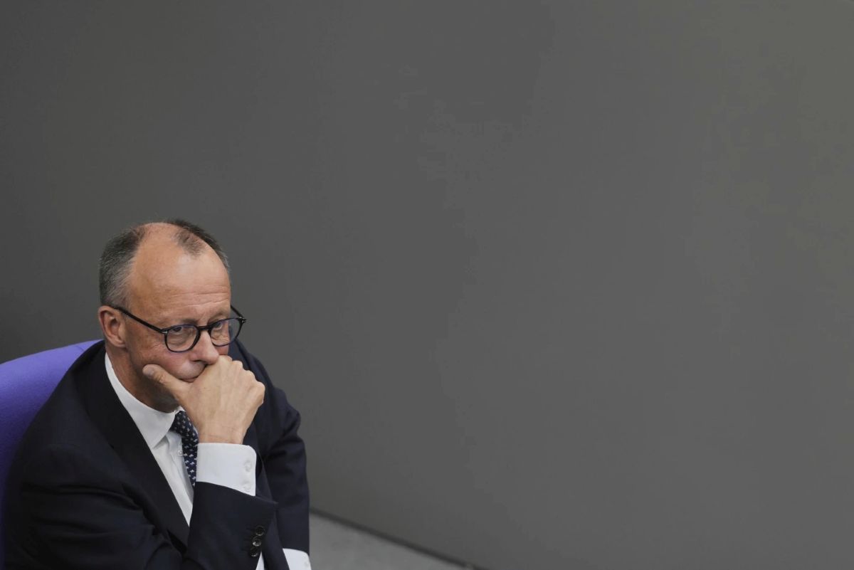 Мерц подарував Трампу свідоцтво про народження його дідуся, який був німцем Мерц подарував Трампу свідоцтво про народження його дідуся, який був німцем