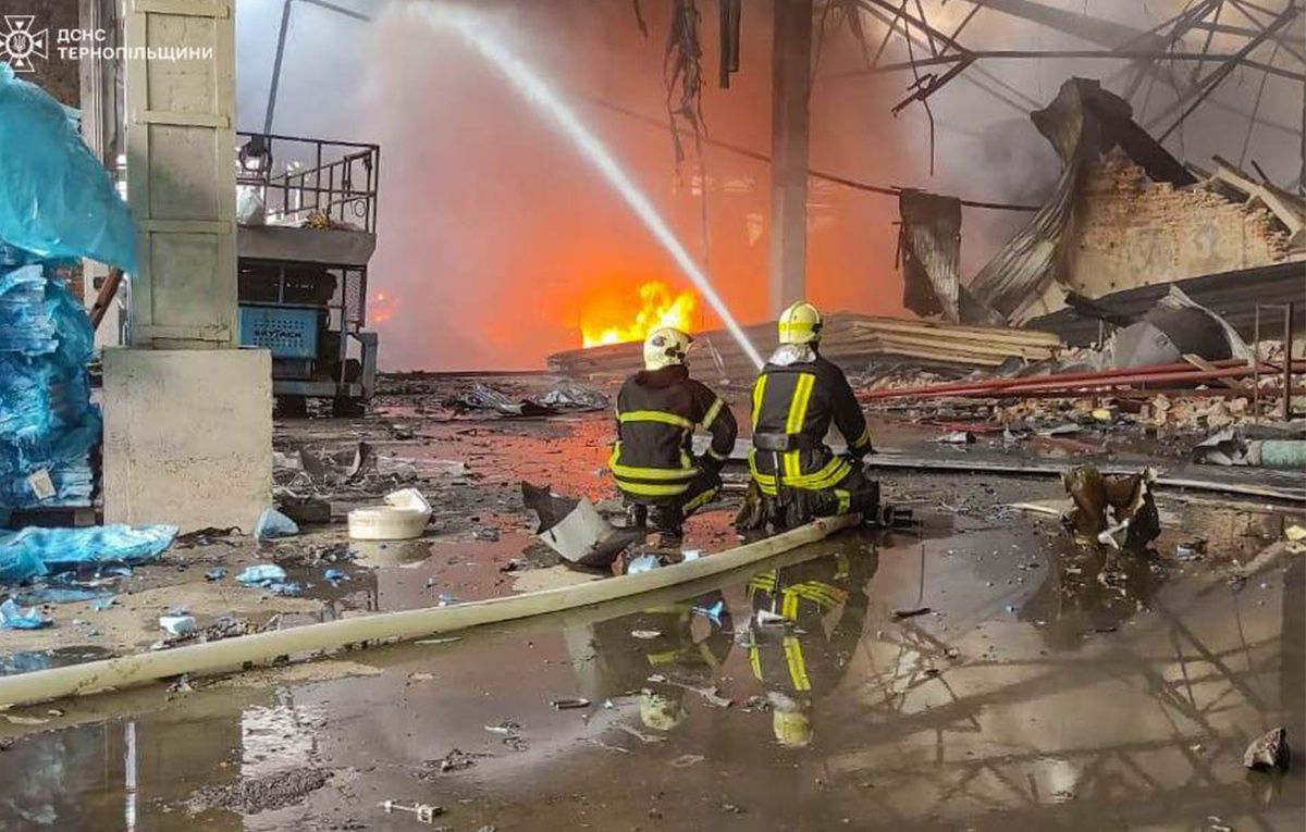 Удар по Тернополю 6 червня 2025 - ДСНС показали фото наслідків - 24 Канал Удар по Тернополю 6 червня 2025 - ДСНС показали фото наслідків - 24 Канал