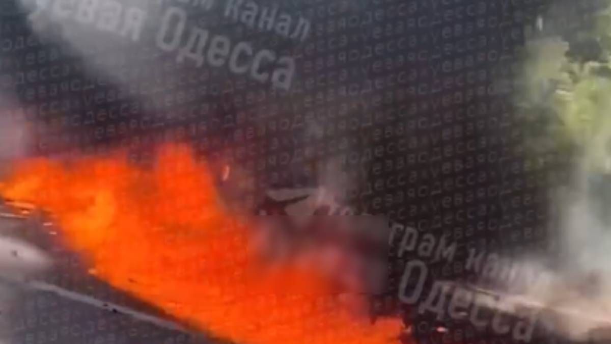 На Одещині вибухнуло авто, загинула людина На Одещині вибухнуло авто, загинула людина