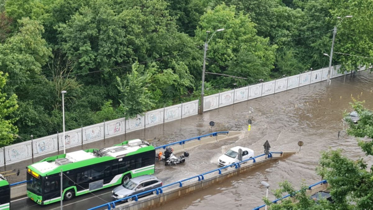 У Ілфові обрушився шторм У Ілфові обрушився шторм