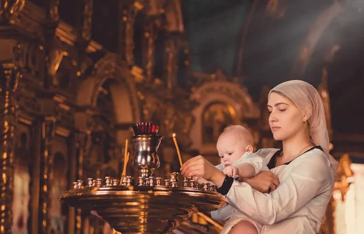 Почему нельзя незамужней девушке крестить первую девочку Почему нельзя незамужней девушке крестить первую девочку
