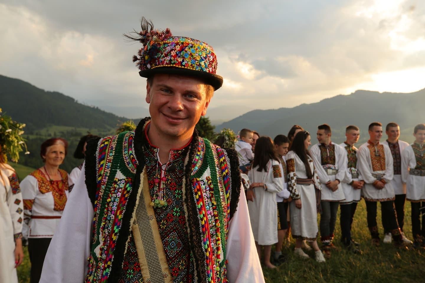 Дмитру Комарову – 42: як змінювався головний мандрівник країни за роки в ефірі - Show24 Дмитру Комарову – 42: як змінювався головний мандрівник країни за роки в ефірі - Show24