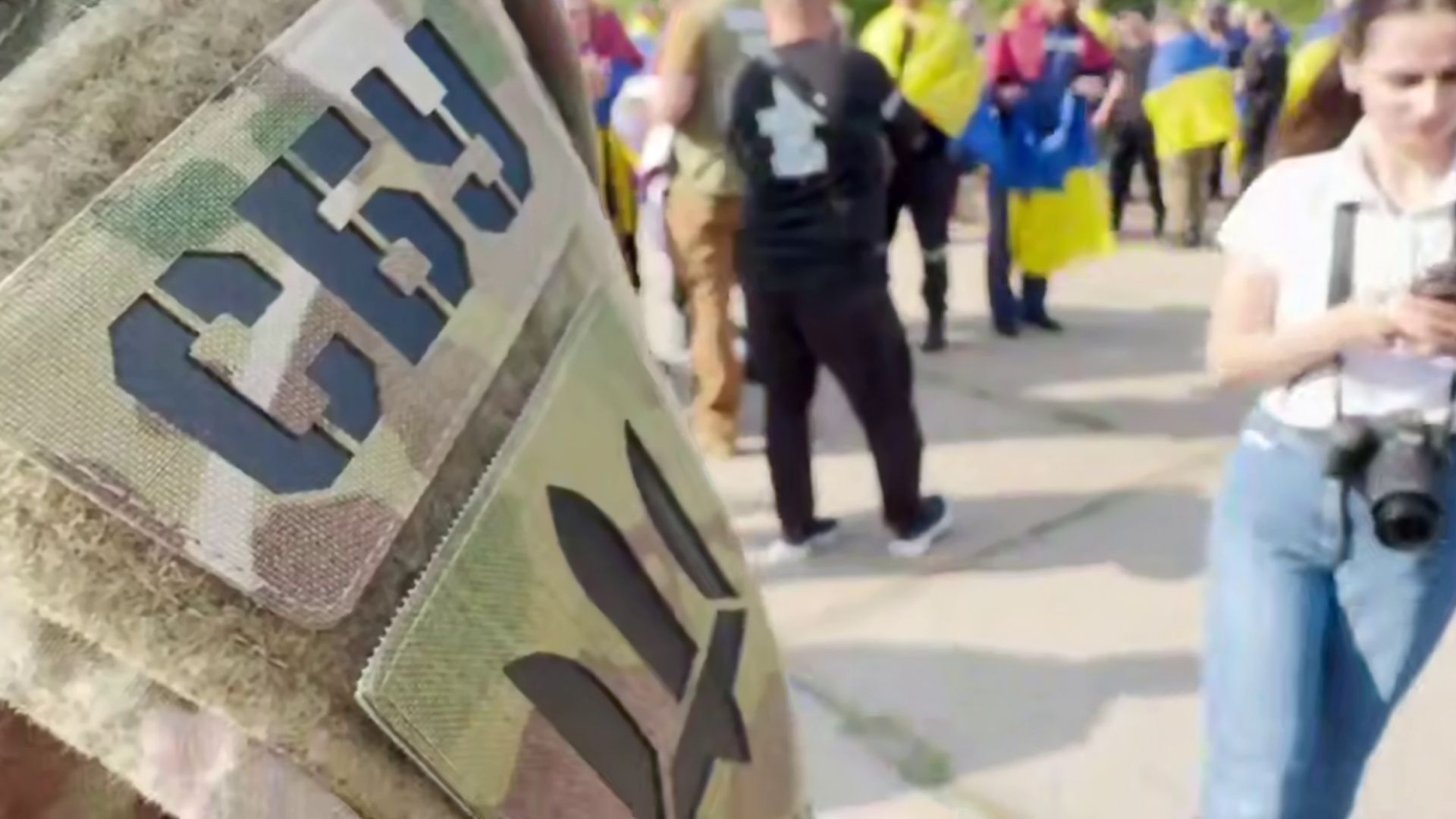 СБУ показали эксклюзивное видео с обмена пленными 10 июня СБУ показали эксклюзивное видео с обмена пленными 10 июня